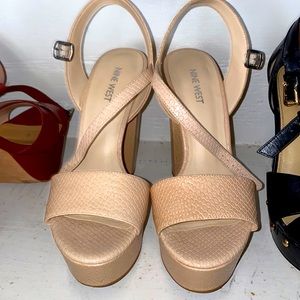 Platform Nine West (Nude)